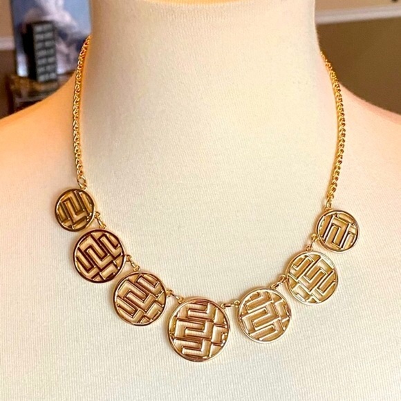 Gorgeous Gold-Tone Geometric Necklace - Picture 3 of 5